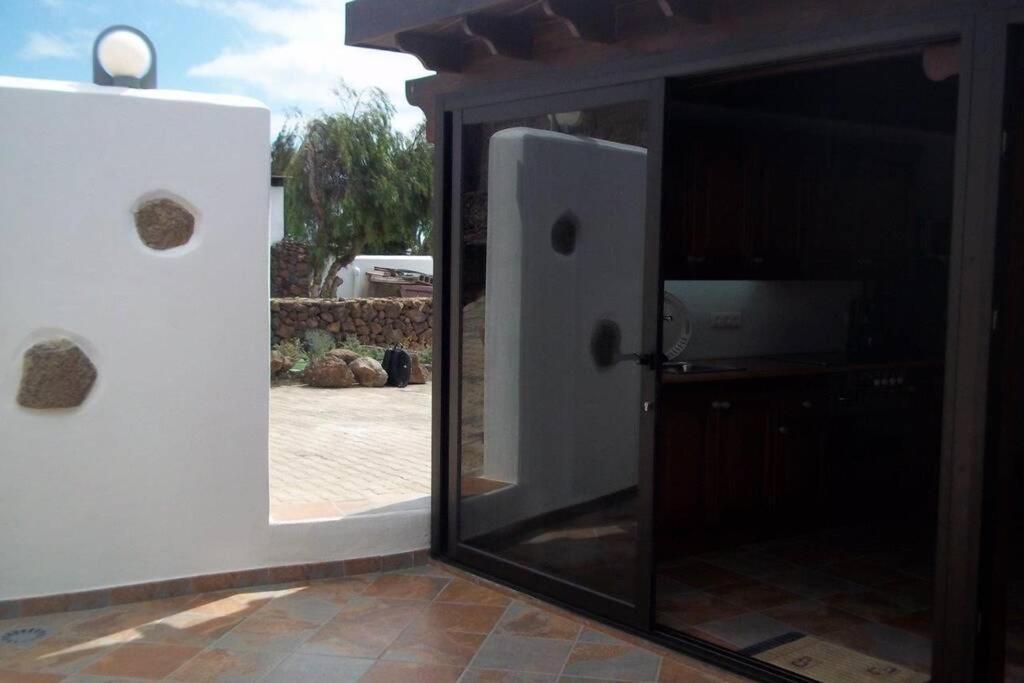 Ocean Breeze Villa Playa Blanca  Exterior photo